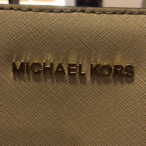 Brand New Michael Kors Saffiano Leather Satchel - Picture 2 of 7
